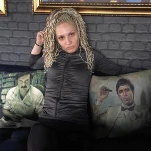 Meet your Posher, Pepi